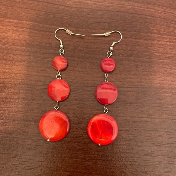 Red earrings - Picture 1 of 3
